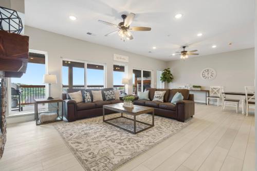 Hilltop Haven at Table Rock - Lake Views & Nearby Branson's Best Attractions