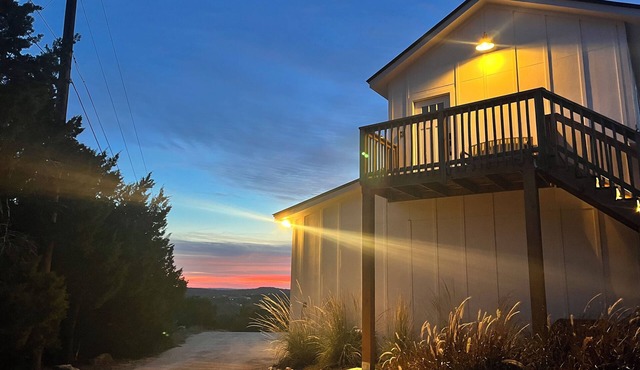 Hilltop Haven, Country Close Getaway