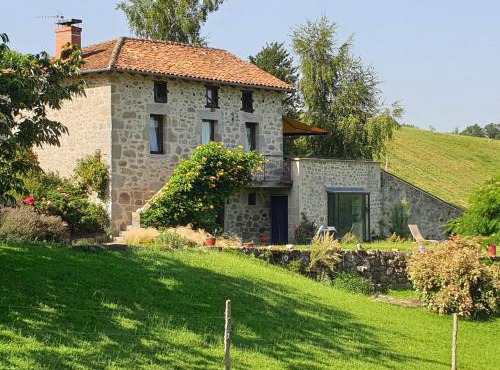 Hilltop Haven in Parlan