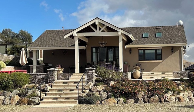 Hilltop Haven in secluded Valley - easy access to 680.