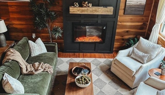 Hilltop Hideaway at Smith Lake