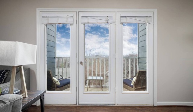 Hilltop Hideaway E- WiFi/4 Queen Beds/Free Parking