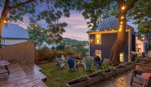 Hilltop Hideaway: Fenced Yard, Walkable