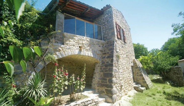 Hilltop Hideaway near Beaulieu