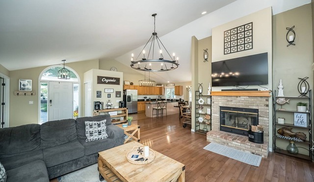 Hilltop Hideaway with Lake Front Access