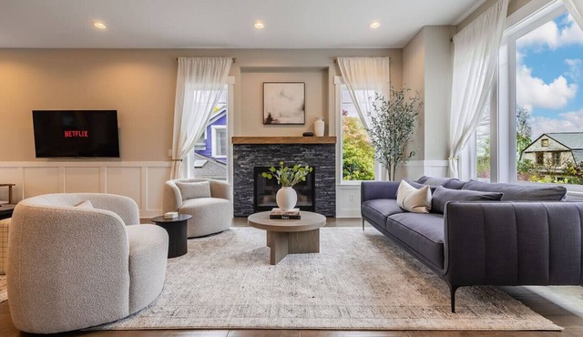 Hilltop Hilltop Hideaway | Luxe Queen Anne Retreat + Views