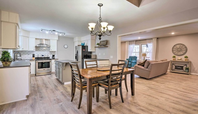 Hilltop Home Inside of Apple Valley!