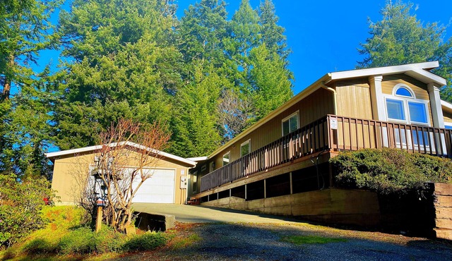 Hilltop House Lakefront With Lakeviews