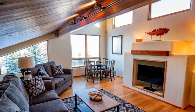 Hilltop Lodge at Windbreak