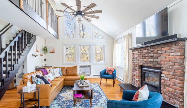 Hilltop Lookout Cozy 3BD