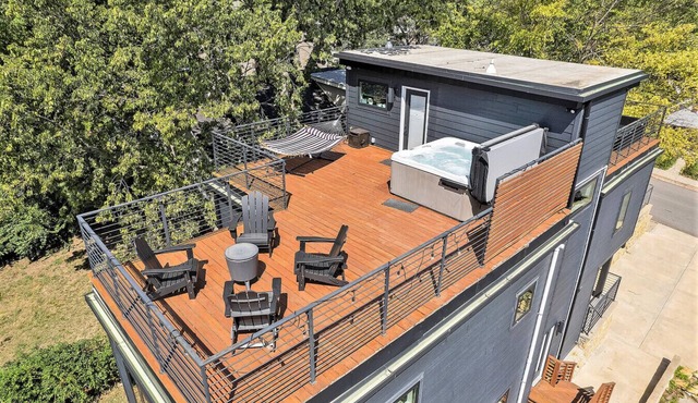 Hilltop Modern in West Plaza - Hot Tub & Rooftops
