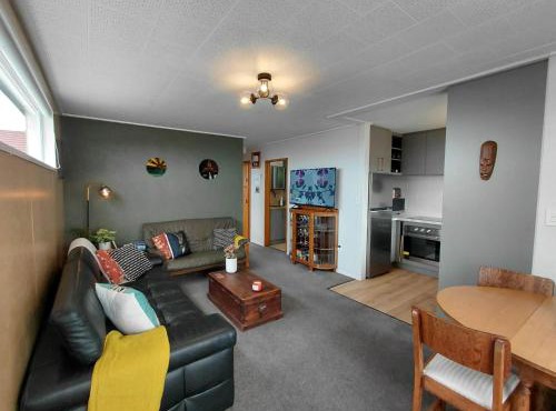 Hilltop Nest Retreat