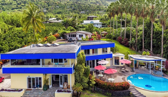 Hilltop Oceanview Accommodations in Kealakekua Bay, Hawaii