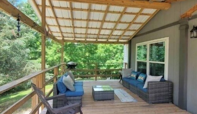 Hilltop Paradise: Cozy 3-bedroom house hidden in amazing Mount Ida with WiFi!
