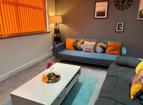 Hilltop Place Suites 3 Bedrooms 4 beds for CONTRACTORS with FREE PARKING FOR VANS