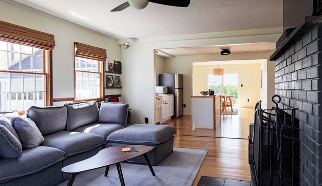 Hilltop Retreat with Hot Tub in Livingston Manor