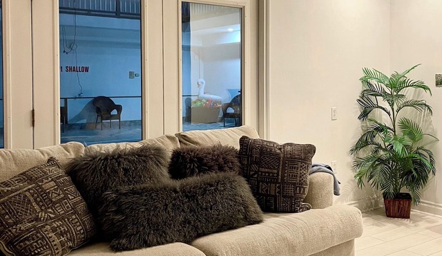 Hilltop Retreat · 2 Acre Estate With Indoor Pool & Hot Tub