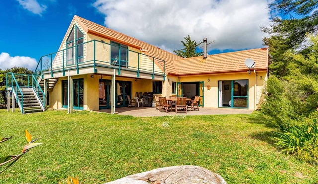 Hilltop Retreat - This large home with views in a serene setting is a great spot for your next family retreat