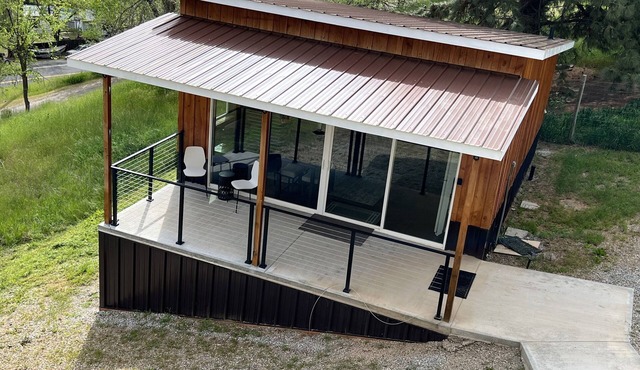 Hilltop riverview bunkhouse