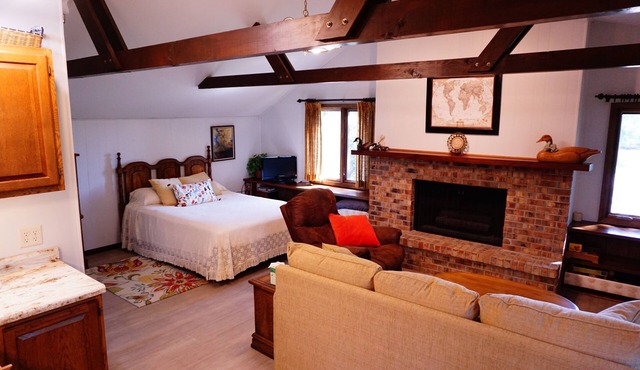 Hilltop Studio Apartment