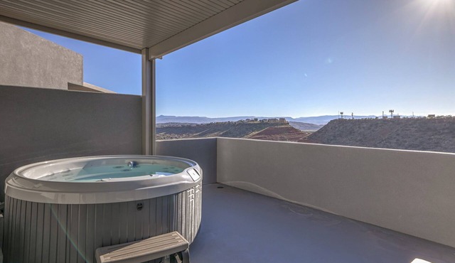 Hilltop Tranquility! Location! Views! Seclusion!