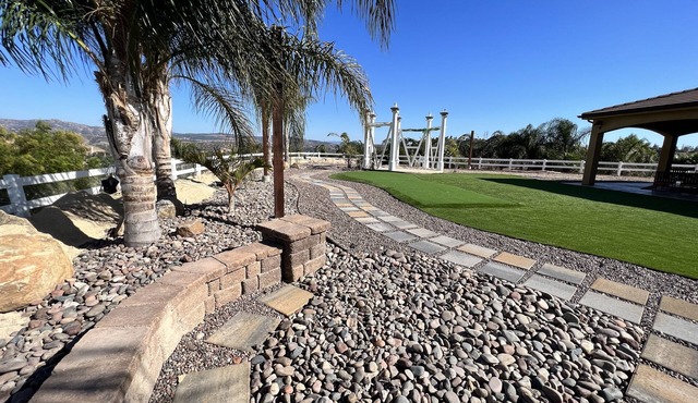 Hilltop Villa 5BR & Loft, 4.5BA Sleep16+, 360 Panoramic Mountain View