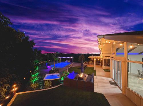 Hilltop Villa, Pool Oasis, Pickleball Court, Avocado Grove, Views