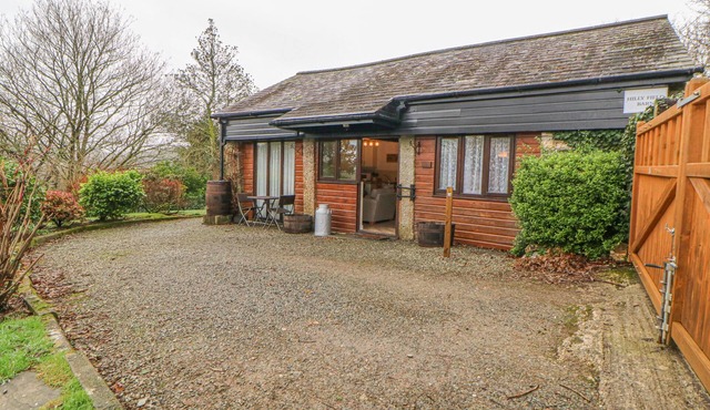 HILLY FIELD BARN, pet friendly, with a garden in Yelverton