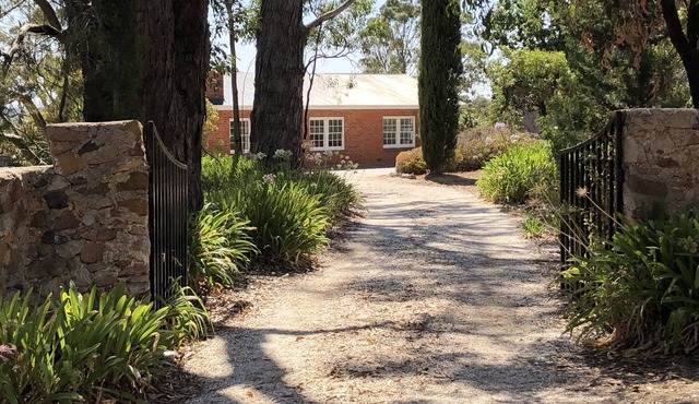 Hillyfields Farmhouse - Adelaide Hills