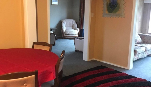 Himatangi Getaway w/spa - Family Friendly