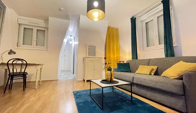 Hincmar de YourHostHelper