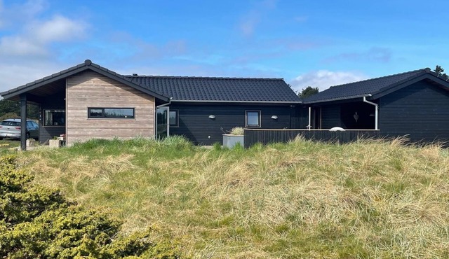 "Hinda" - 1.2km from the sea by Interhome