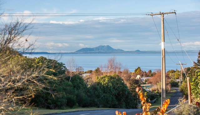 Hinerangi Views - Kuratau Holiday Home