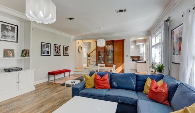 Hip and Spacious Midtown Cottage near Beale Street