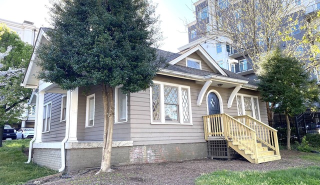 Hip Artist Home close to downtown, Vanderbilt, 6 free parking