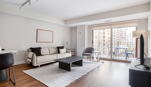 Hip Ballston 1BR w/Pool, W/D & Gym, walk to Bars & Metro, by Blueground