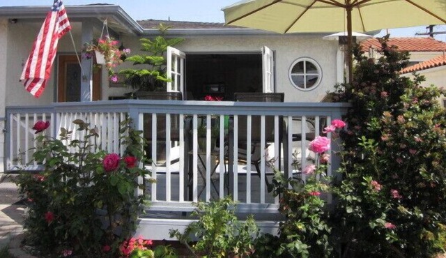 Hip Beach House - Sanitized, Licensed, Great Location! Only 3 night minimum!