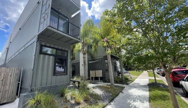 Hip Container Apt - 5 Min Walk to TIAA Bank Field!