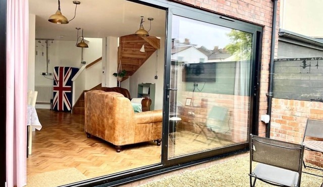 Hip Industrial Style Southville House & Courtyard