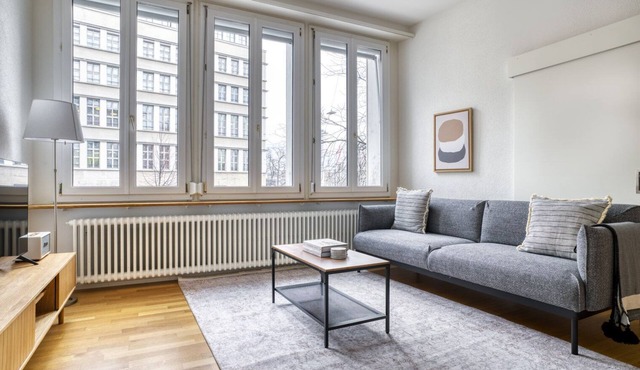 Hip Langstrasse 2.5 Room w/Storage & W/D, 2 min to Market, by Blueground