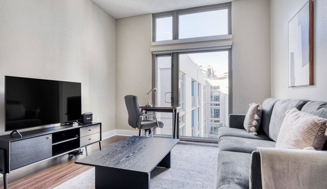 Hip Mission Bay 1BR w/Gym & Pool, walk to Caltrain & Muni, by Blueground
