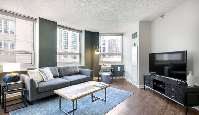 Hip River North 1BR w/Gym, W/D, near Magnificent Mile, by Blueground