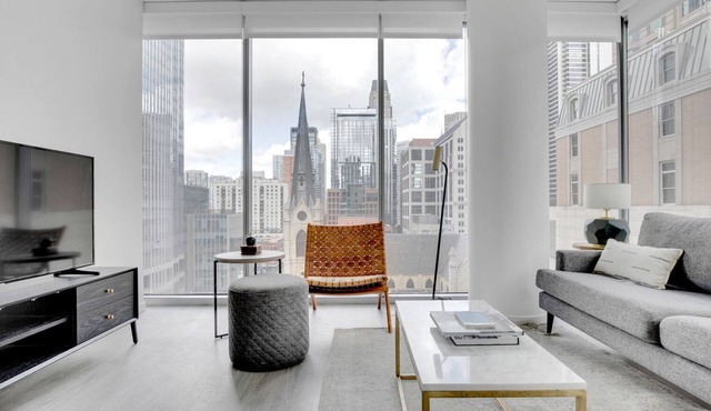 Hip River North 1BR w/Pool + Roof Deck near Mag Mile, by Blueground