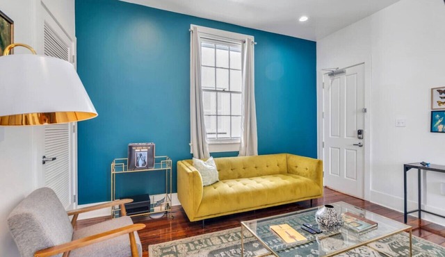 Hip & Stylish Magazine St. Apt | Balcony & Parking