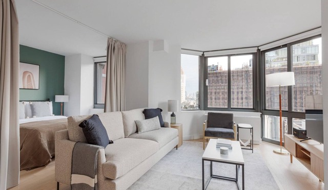 Hip Tribeca Studio w/Gym & Doorman, nr Freedom Tower, by Blueground