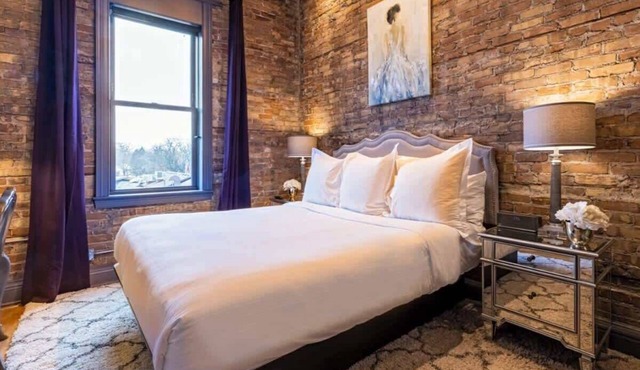 Hip Urban Loft-Small Town Charm - 124 LOFTS #3