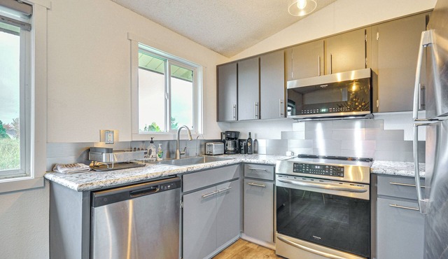 Hip Vancouver Home w/EV Charger, Near Beach!