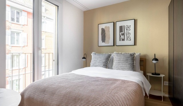 Hip Wiedikon 1.5 Room w/Storage & W/D, 1 min to Market, by Blueground