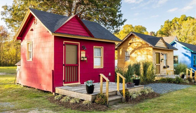 Hippie Hideaway - Tiny House w/Fire Pit & BBQ