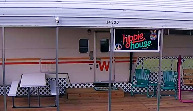"Hippie House" n"1974" Winnebagon29' Chieftain